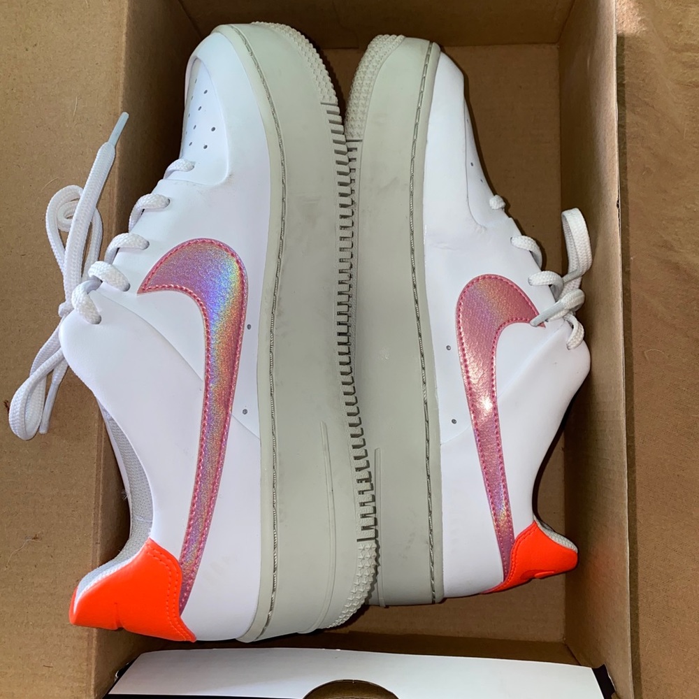 NIKE AIR FORCE 1